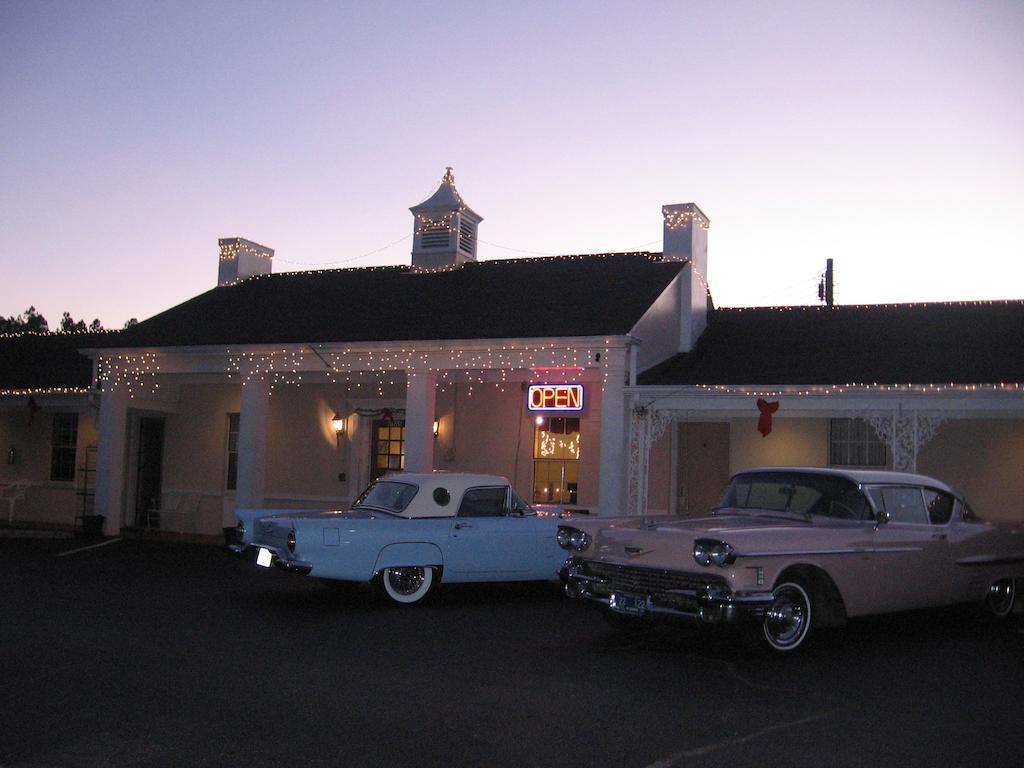 White Columns Motel Pine Mountain  Kültér fotó
